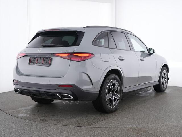 Mercedes-Benz GLC-KLASSE 300 e 4MATIC AMG Plug-In Hybride AMG Line Premium Plus | Night Pakket | Trekhaak | Panorama Schuif-Kanteldak | Digital Livht. Inclusief 24 maanden Mercedes-Benz Certified garantie voor Europa.