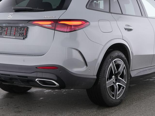 Mercedes-Benz GLC-KLASSE 300 e 4MATIC AMG Plug-In Hybride AMG Line Premium Plus | Night Pakket | Trekhaak | Panorama Schuif-Kanteldak | Digital Livht. Inclusief 24 maanden Mercedes-Benz Certified garantie voor Europa.