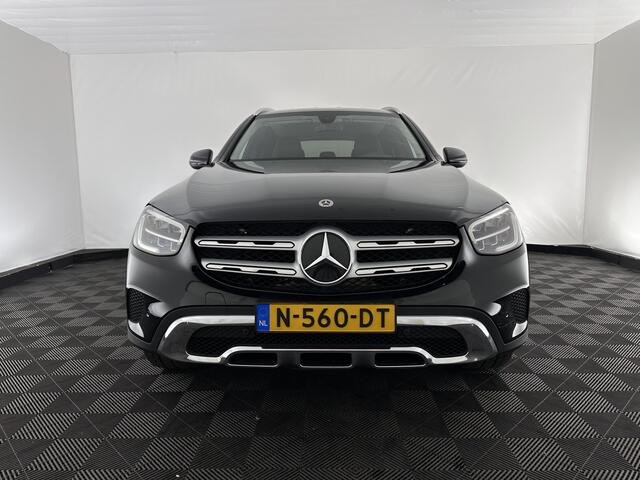 Mercedes-Benz GLC-KLASSE 300e 4MATIC Business Solution {SOH-94%} (IINCL.BTW) *LEATHER | FULL-LED | DIGI-COCKPIT | HEATED-SPORTSEATS | CAMERA | PRIAVACY-GLASS | NAVI-FULLMAP | ECC | PDC | CRUISE | 18''ALU*