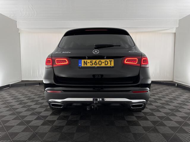 Mercedes-Benz GLC-KLASSE 300e 4MATIC Business Solution {SOH-94%} (IINCL.BTW) *LEATHER | FULL-LED | DIGI-COCKPIT | HEATED-SPORTSEATS | CAMERA | PRIAVACY-GLASS | NAVI-FULLMAP | ECC | PDC | CRUISE | 18''ALU*