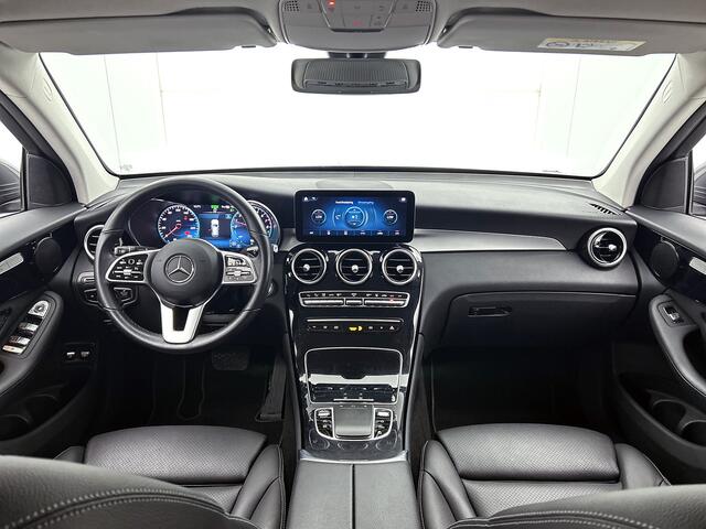 Mercedes-Benz GLC-KLASSE 300 e 4MATIC Plug-In Hybride | Alarm | Led verlichting | Digitaal Dash | Parkeerpakket met Camera | Stoelverwarming | Inclusief 24 maanden Mercedes-Benz Certified garantie voor Europa.