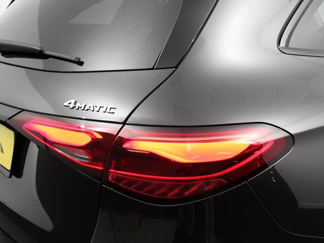 Mercedes-Benz GLC-KLASSE 300e 4MATIC AMG Line | Navigatie | Cruise Control | Parkeersensoren | Stoelverwarming | Matrix LED-koplampen | Virtual Cockpit | Surround-systeem Burmester | Inductielader