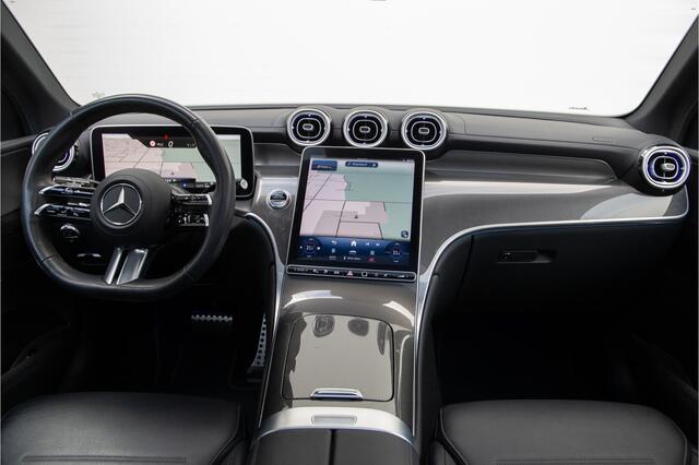 Mercedes-Benz GLC-KLASSE 300e 4MATIC AMG Premium, Pano, Distronic, Leder, Sfeerverlichting