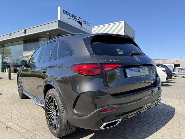 Mercedes-Benz GLC-KLASSE 300e 4MATIC AMG Line Pano-Dak | Trekhaak | Night | Stuurverw. | Treeplanken