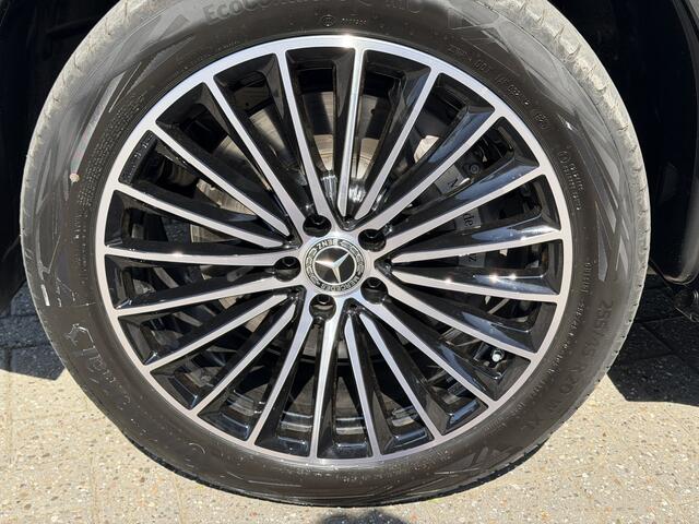 Mercedes-Benz GLC-KLASSE 300e 4MATIC AMG Line Pano-Dak | Trekhaak | Night | Stuurverw. | Treeplanken