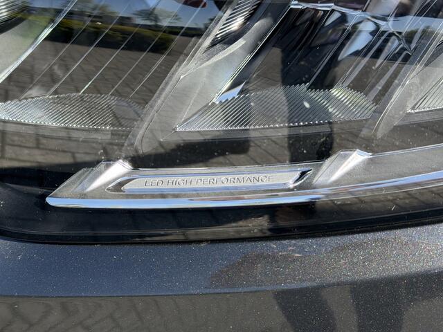 Mercedes-Benz GLC-KLASSE 300e 4MATIC AMG Line Pano-Dak | Trekhaak | Night | Stuurverw. | Treeplanken