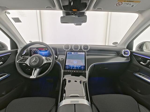 Mercedes-Benz GLC-KLASSE 300 e 4MATIC Plug-In Hybride Trekhaak | Ledkoplampen | Memory Voorstoelen | Stoel en Stuurverwarming | Parkeerpakket met achteruitcamera. Inclusief 24 maanden Mercedes-Benz Certified garantie voor Europa.