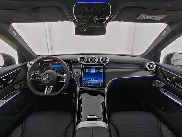 Mercedes-Benz GLC-KLASSE 300 e 4MATIC AMG Plug-In Hybride AMG Line | Night Pakket | Alarm klasse 3 | Distronic | Panorama Schuif-Kanteldak | 20 Inch AMG Velgen | Burmester®. Inclusief 24 maanden Mercedes-Benz Certified garantie voor Europa.