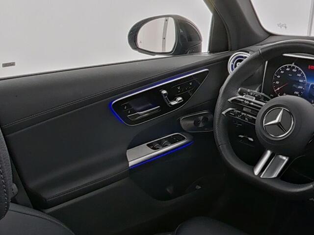 Mercedes-Benz GLC-KLASSE 300 e 4MATIC AMG Plug-In Hybride AMG Line | Night Pakket | Alarm klasse 3 | Distronic | Panorama Schuif-Kanteldak | 20 Inch AMG Velgen | Burmester®. Inclusief 24 maanden Mercedes-Benz Certified garantie voor Europa.