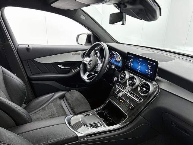 Mercedes-Benz GLC-KLASSE 300 e 4MATIC Premium Plus | AMG-LIne Interieur | AMG-Line Exterieur | Achteruitrijcamera | Multispaaks velgen | Nightpakket | Sfeerverlichting | Trekhaak | 24 Maanden Mercedes-Benz Certified Garantie