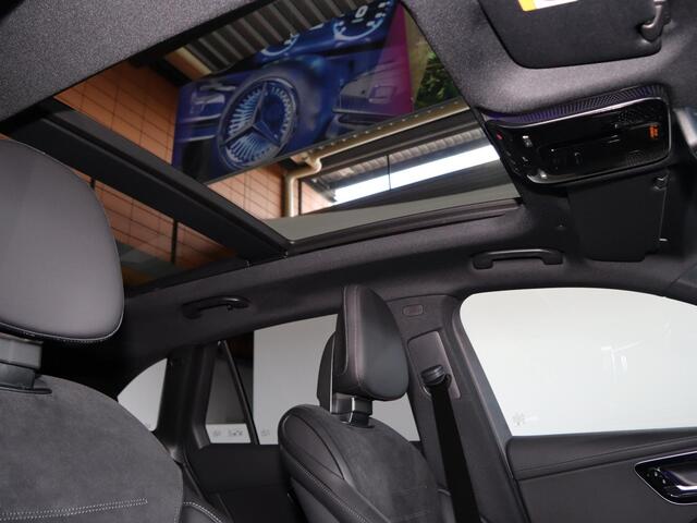 Mercedes-Benz GLC-KLASSE 300e 4MATIC Sport Edition | Panoramaschuifdak | Premium pakket | Nightpakket | 360° camera | Dodehoekassistent | DIGITAL LIGHT |