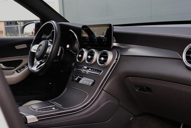 Mercedes-Benz GLC-KLASSE 300 4MATIC AMG Premium Plus | DESIGNO | Pano | Burmester | Distronic Pro | HUD | 20 Inch | 360 Camera | Multibeam LED | Luchtvering | Sfeer | Stoelverwarming + Ventilatie