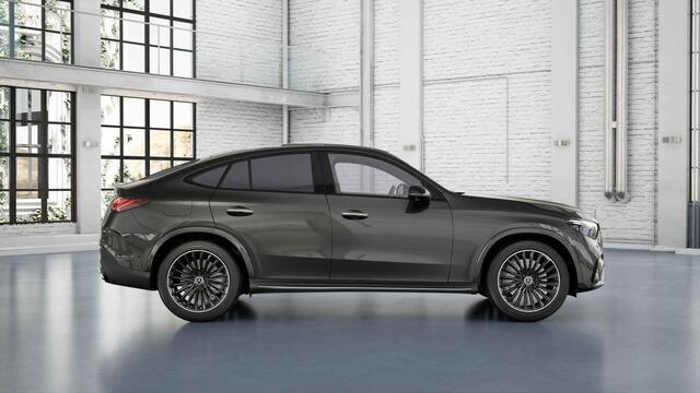 Mercedes-Benz GLC-KLASSE 300e 4MATIC Business Solution AMG | Panoramaschuifdak | Premium Pakket | Matrix-led | Treeplanken | Trekhaak |
