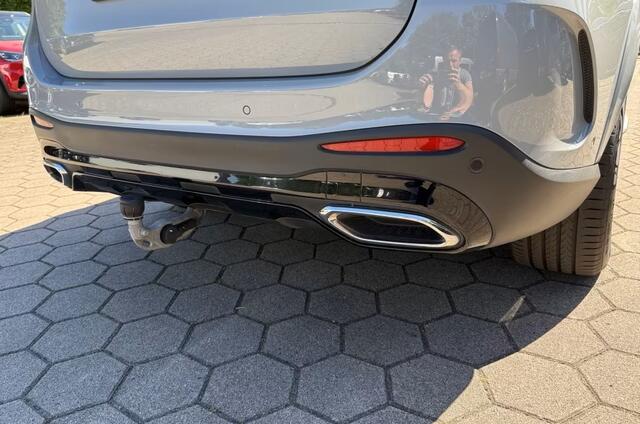 Mercedes-Benz GLC-KLASSE 300de 4MATIC AMG Line Diesel Hybride Panoramadak Head-Up Burmester Distronic Night Pakket Trekhaak
