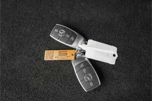Mercedes-Benz GLC-KLASSE 300e 4MATIC Premium Plus Luchtvering Pano Burmester 360° Elek Trekhaak