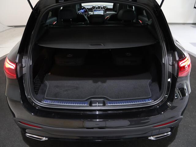 Mercedes-Benz GLC-KLASSE 300e 4MATIC Sport Edition | AMG | Panoramaschuifdak | Premium pakket | 360 Camera | Matrix LED koplampen |