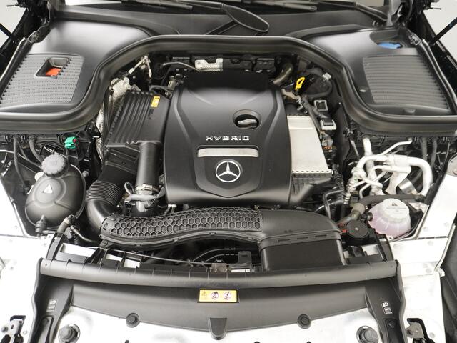 Mercedes-Benz GLC-KLASSE 300e AMG 4Matic // SoH 97,7% // Burmester // Panoramadak // Dig. Dashboard // MultiBeam LED // 360 Camera // Keyless // Carbon // Sfeerverlichting // Carplay