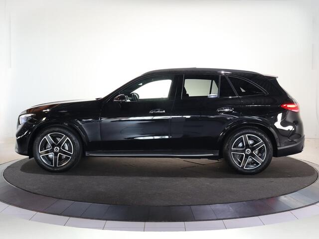 Mercedes-Benz GLC-KLASSE 300e 4MATIC AMG Line | Luchtvering | Panoramadak | Rijassistentie | Trekhaak | Treeplanken | Burmester | Memory | 360 camera | Achterasbesturing |