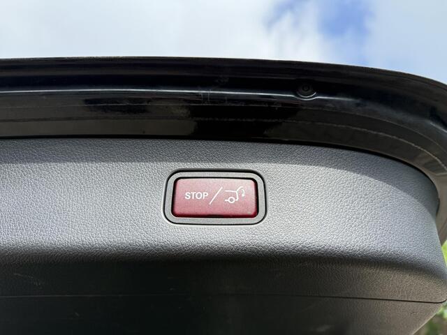 Mercedes-Benz GLC-KLASSE 300e 4MATIC AMG Line SUPER COMPLEET| MEMORY STOELEN| BURMESTER 3D AUDIO DIGITAL LIGHT| 360 CAMERA| ELEKTRISCHE ACHTERKLEP| ADAPTIEVE CRUISE CONTROL| DODE HOEK| CARPLAY| SFEERVERLICHTING