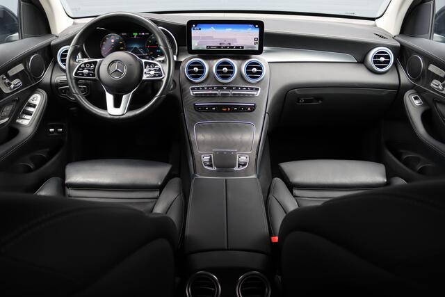 Mercedes-Benz GLC-KLASSE 300e 4MATIC AMG Line | Distronic+ | Memory | Trekhaak | HUD | Verwarmd Stuurwiel | Leder | Keyless Go | Augmented Reality |