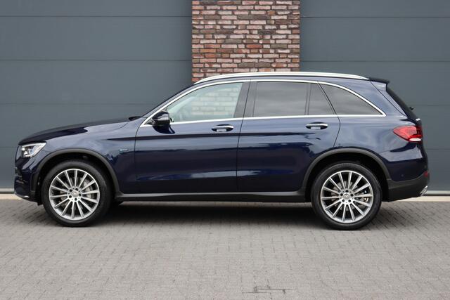 Mercedes-Benz GLC-KLASSE 300e 4MATIC AMG Line | Distronic+ | Memory | Trekhaak | HUD | Verwarmd Stuurwiel | Leder | Keyless Go | Augmented Reality |