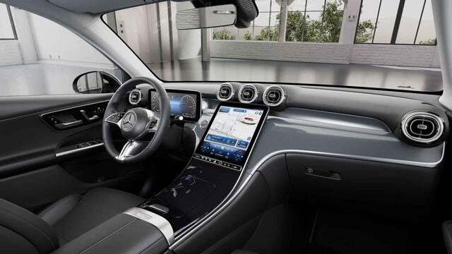Mercedes-Benz GLC-KLASSE 300e 4MATIC AMG Line | Trekhaak | Panoramadak | Memory | Stoelverwarming | Treeplanken |