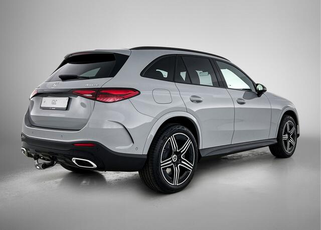 Mercedes-Benz GLC-KLASSE 300e 4MATIC Business Solution AMG | Advanced plus pakket | Nightpakket | Trekhaak | Middenconsole metaalstructuur | 20 inch vijfspaaks lichtmetalen AMG-velgen | URBAN GUARD Plus | Warmtewerend, donkergetint glas |