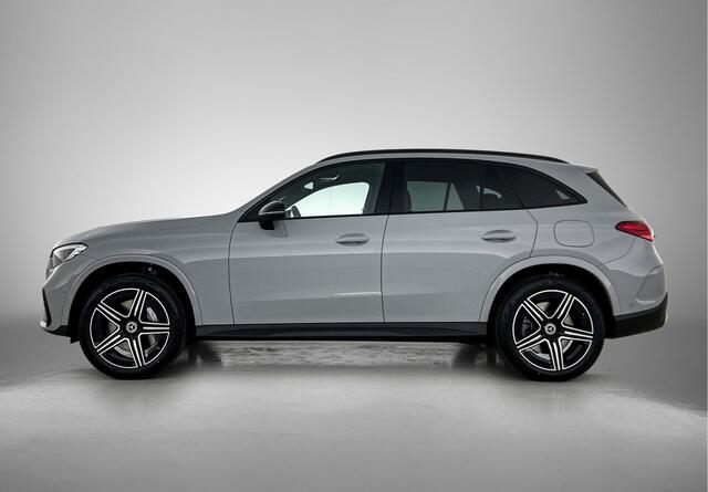 Mercedes-Benz GLC-KLASSE 300e 4MATIC Business Solution AMG | Advanced plus pakket | Nightpakket | Trekhaak | Middenconsole metaalstructuur | 20 inch vijfspaaks lichtmetalen AMG-velgen | URBAN GUARD Plus | Warmtewerend, donkergetint glas |