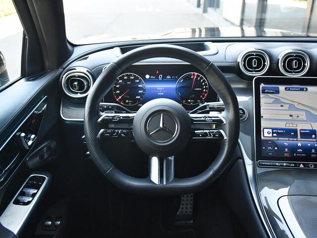 Mercedes-Benz GLC-KLASSE 400e 4MATIC AMG Line | Park assist | Achteras-besturing | Schuif-/kantel Panorama | 360 Camera | Trekhaak | 20"