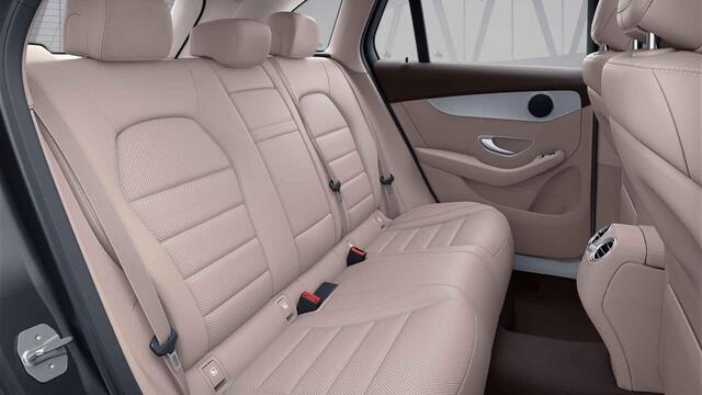 Mercedes-Benz GLC-KLASSE 200 Business Solution AMG | Rij assistentie | Digitaal instrumentenpaneel | Stoelverwarming |