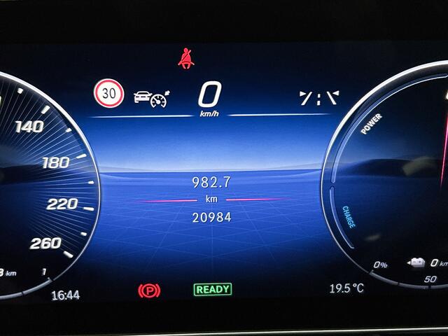 Mercedes-Benz GLC-KLASSE 400 e 4MATIC AMG Plug-In Hybride aprt-26 Panorama dak | 5 spaaks lichtmetalen velgen | Trekhaak | Treeplanken | Parking support | Inclusief 24 maanden MB Certified garantie voor Europa.