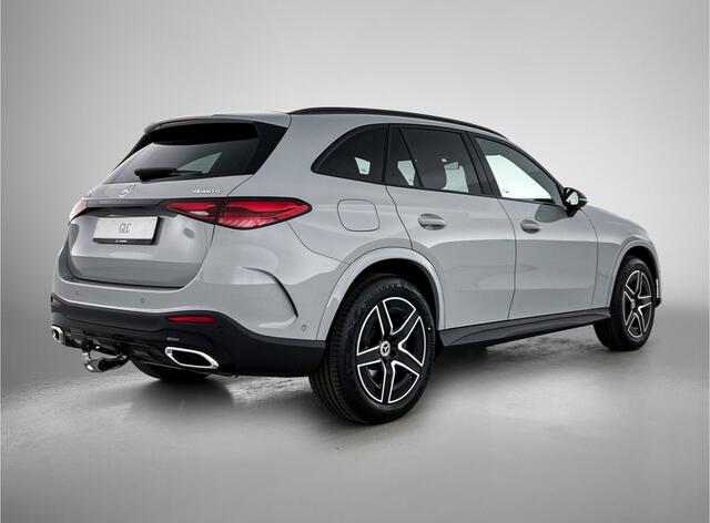 Mercedes-Benz GLC-KLASSE 300e 4MATIC Business Solution AMG | Advanced plus | Nightpakket | Parkeerpakket met achteruitcamera | Trekhaak | Middenconsole metaalstructuur | 19" vijfspaaks lichtmetalen AMG-velgen | URBAN GUARD Plus | Warmtewerend, donkergetint glas |