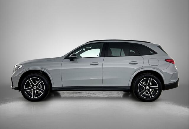 Mercedes-Benz GLC-KLASSE 300e 4MATIC Business Solution AMG | Advanced plus | Nightpakket | Parkeerpakket met achteruitcamera | Trekhaak | Middenconsole metaalstructuur | 19" vijfspaaks lichtmetalen AMG-velgen | URBAN GUARD Plus | Warmtewerend, donkergetint glas |