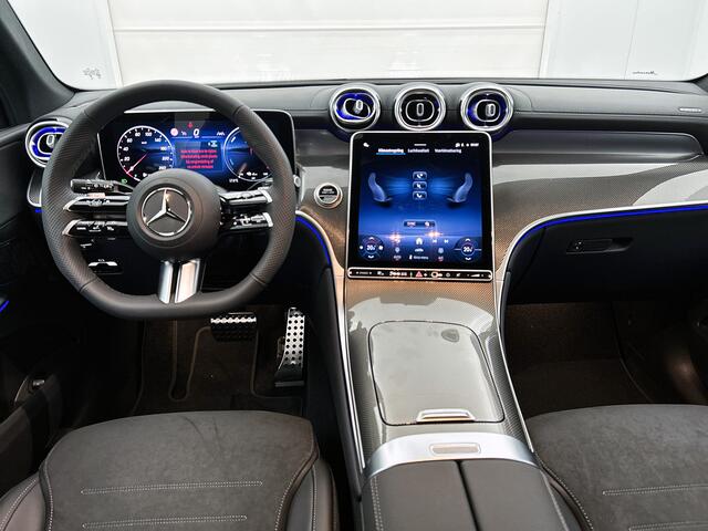 Mercedes-Benz GLC-KLASSE 300e 4MATIC Business Solution AMG | Advanced plus | Nightpakket | Parkeerpakket met achteruitcamera | Trekhaak | Middenconsole metaalstructuur | 19" vijfspaaks lichtmetalen AMG-velgen | URBAN GUARD Plus | Warmtewerend, donkergetint glas |