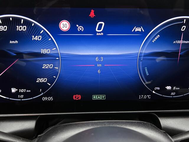 Mercedes-Benz GLC-KLASSE 300e 4MATIC Business Solution AMG | Advanced plus | Nightpakket | Parkeerpakket met achteruitcamera | Trekhaak | Middenconsole metaalstructuur | 19" vijfspaaks lichtmetalen AMG-velgen | URBAN GUARD Plus | Warmtewerend, donkergetint glas |