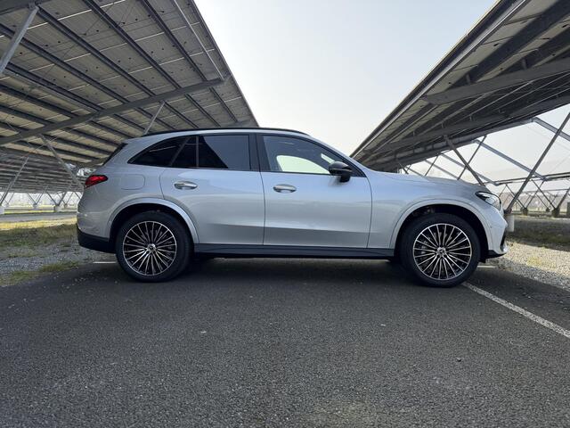 Mercedes-Benz GLC-KLASSE 300e 4MATIC Sport Edition | Night | Panoramaschuifdak | Premium pakket | 360° camera | Dodehoekassistent | DIGITAL LIGHT |