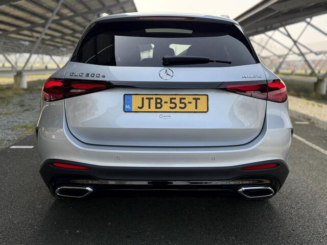 Mercedes-Benz GLC-KLASSE 300e 4MATIC Sport Edition | Night | Panoramaschuifdak | Premium pakket | 360° camera | Dodehoekassistent | DIGITAL LIGHT |