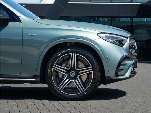 Mercedes-Benz GLC-KLASSE GLC 300e 4MATIC AMG Line | Pano | Luchtvering | Memory