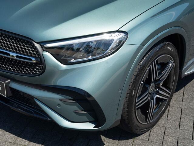 Mercedes-Benz GLC-KLASSE GLC 300e 4MATIC AMG Line | Pano | Luchtvering | Memory
