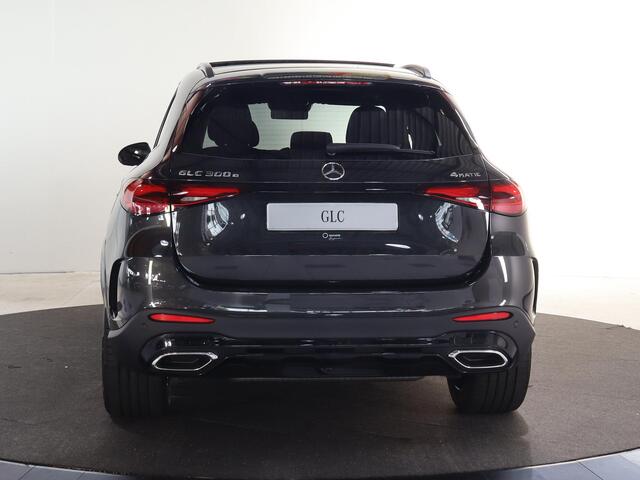 Mercedes-Benz GLC-KLASSE 300e 4MATIC Sport Edition | AMG | Panoramaschuifdak | Premium Plus | Head-Up | Burmester | Rijassistentiepakket Plus | Trekhaak |