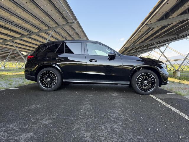 Mercedes-Benz GLC-KLASSE 300e 4MATIC Business Solution AMG | Night | Premium Pakket | Trekhaak | Panoramaschuifdak | Treeplanken | Digital light |