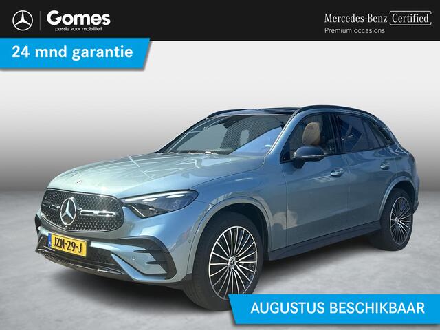 Mercedes-Benz GLC-KLASSE 300e 4MATIC Sport Edition | Amg Line | Nappa Leder Bruin | Premium Pakket | Night Pakket | Winter Pakket | Trekhaak | Panoramadak | Burmester 3D Surround | 360° Camera | Augmented Reality voor Navigatie | DISTRONIC Afstandsassistent | Dodehoekassistent |