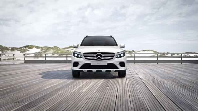Mercedes-Benz GLC-KLASSE 300 4MATIC | AMG | Panoramadak | Treeplanken | Trekhaak | 360 graden camera |