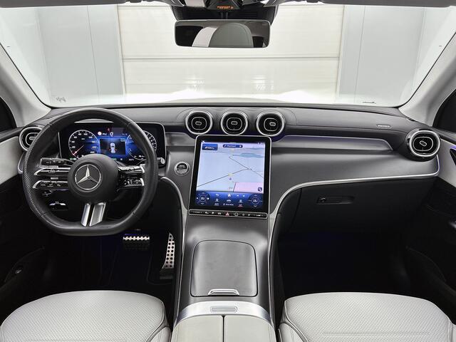 Mercedes-Benz GLC-KLASSE 400 e 4MATIC AMG Plug-In Hybride AMG | Night Pakket | Panorama Schuif-Kanteldak | Distronic | Parkeerpakket met achteruitcamera. Inclusief 24 maanden MB Certified garantie voor Europa.