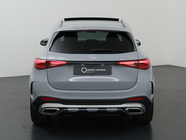 Mercedes-Benz GLC-KLASSE 300e 4MATIC Business Solution AMG | Premium Pakket | Trekhaak | Winterpakket | Panoramaschuifdak | Treeplanken |