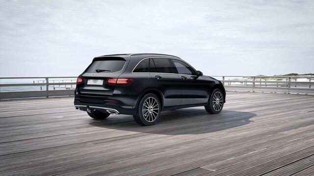 Mercedes-Benz GLC-KLASSE 250 4MATIC Premium Plus | Trekhaak | AMG | Getint glas |
