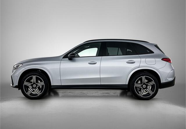 Mercedes-Benz GLC-KLASSE 300e 4MATIC Business Solution AMG | Advanced plus | Nightpakket | Parkeerpakket met achteruitcamera | Trekhaak | Panoramaschuifdak | Middenconsole metaalstructuur | 20 inch vijfspaaks lichtmetalen AMG-velgen |