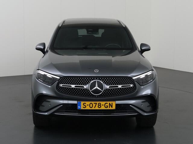 Mercedes-Benz GLC-KLASSE 300e 4MATIC AMG Line | Panoramadak | Multibeam | Memory | Headup | Digital Light | Multispaaks velgen |