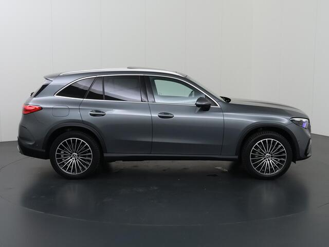 Mercedes-Benz GLC-KLASSE 300e 4MATIC AMG Line | Panoramadak | Multibeam | Memory | Headup | Digital Light | Multispaaks velgen |
