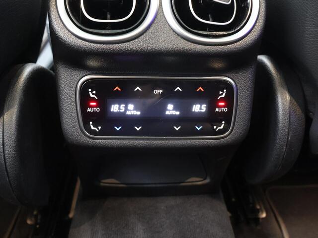 Mercedes-Benz GLC-KLASSE 300e 4MATIC AMG Line | Panoramadak | Multibeam | Memory | Headup | Digital Light | Multispaaks velgen |